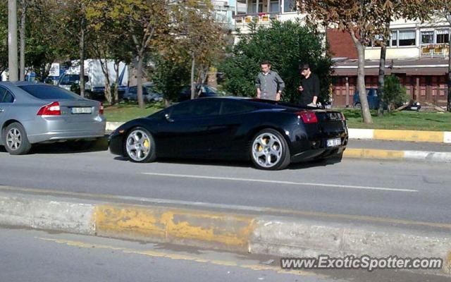 Lamborghini Gallardo spotted in Istanbul, Turkey