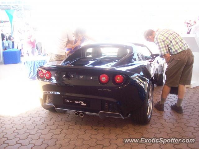 Lotus Elise spotted in Sydney, Australia