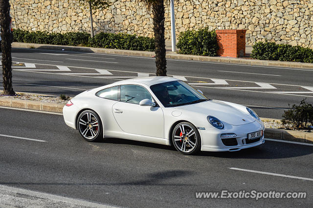 Porsche 911 spotted in Alicante, Spain