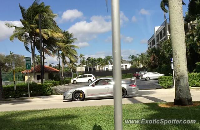 Porsche 911 GT3 spotted in Palm Beach, Florida