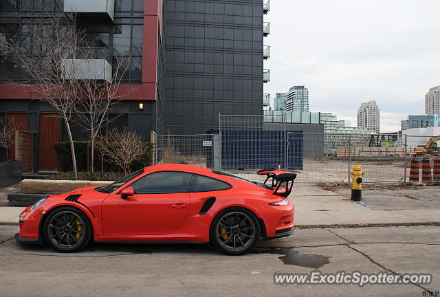 Porsche 911 GT3 spotted in Toronto, Canada