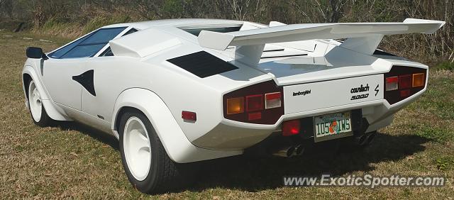 Lamborghini Countach spotted in Orlando, Florida