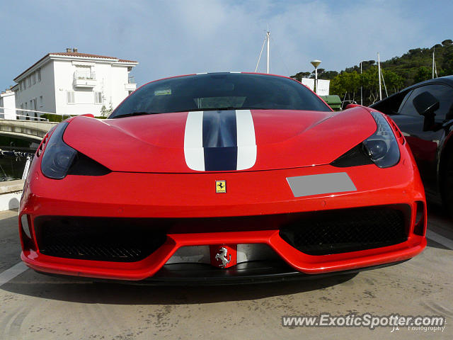 Ferrari 458 Italia spotted in Platja d'Aro, Spain