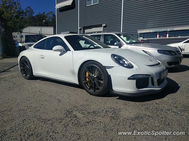 Porsche 911 GT3 spotted in Lidingö, Sweden