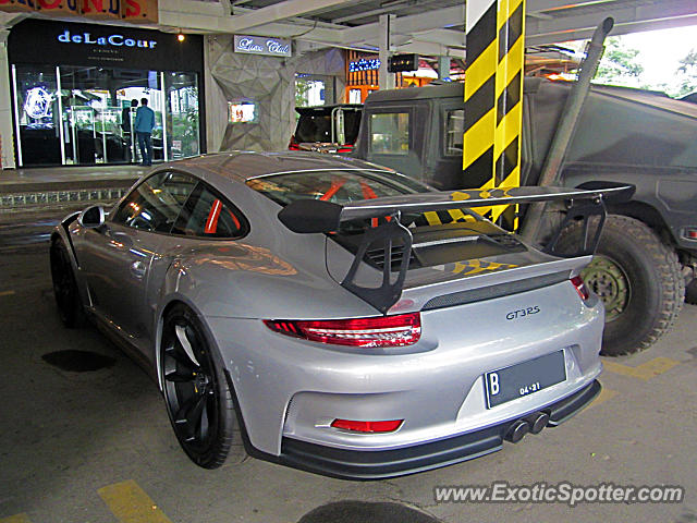 Porsche 911 GT3 spotted in Jakarta, Indonesia