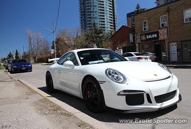 Porsche 911 GT3 spotted in Toronto, Canada