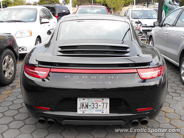 Porsche 911 spotted in Guadalajara, Mexico