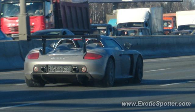 Porsche Carrera GT spotted in Moscow, Russia