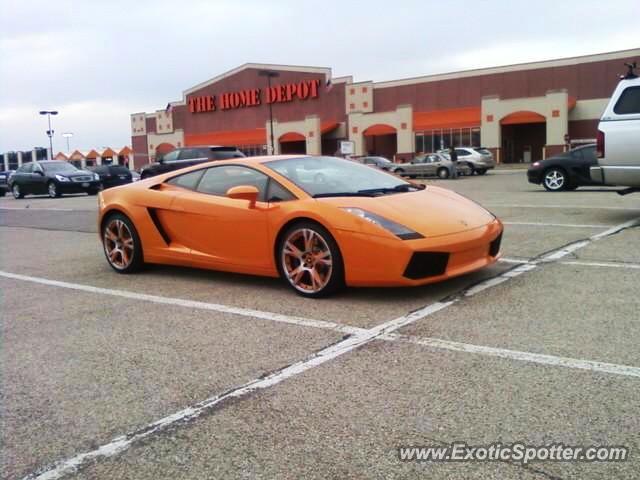 Lamborghini Gallardo spotted in Lake Zurich, Illinois