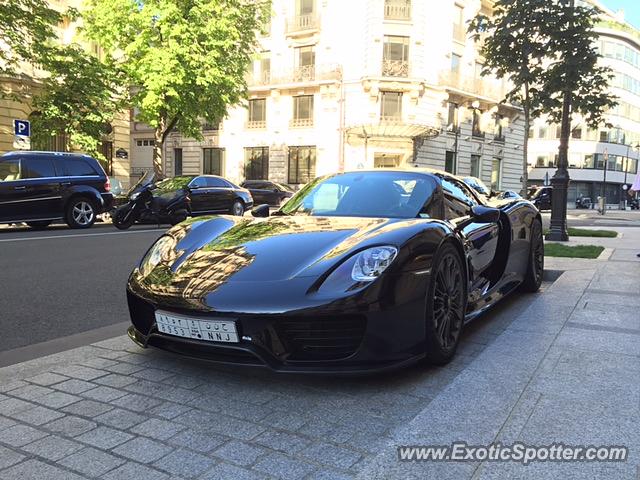 Porsche 918 Spyder spotted in Paris, France