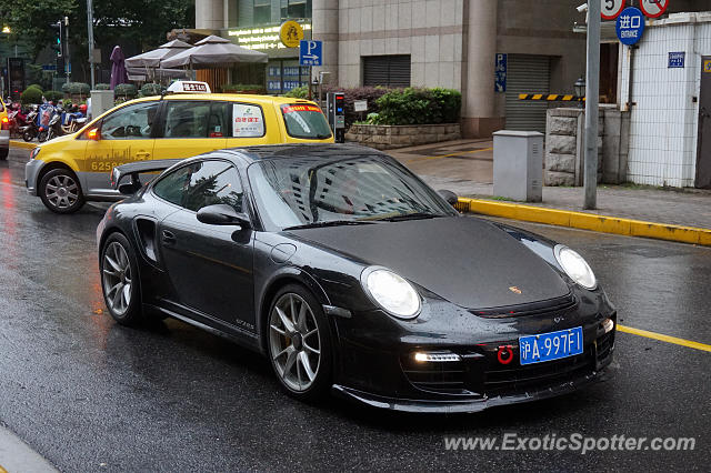 Porsche 911 GT2 spotted in Shanghai, China