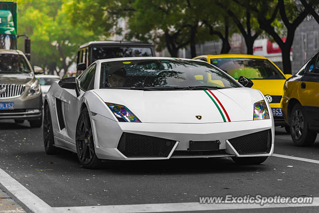 Lamborghini Gallardo spotted in Beijing, China