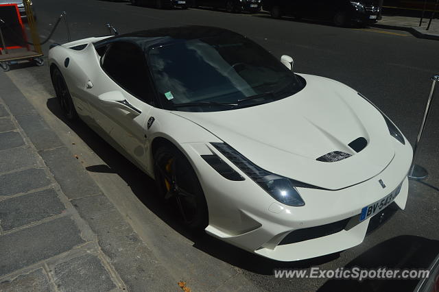 Ferrari 458 Italia spotted in Paris, France