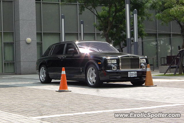 Rolls-Royce Phantom spotted in Taoyuan, Taiwan