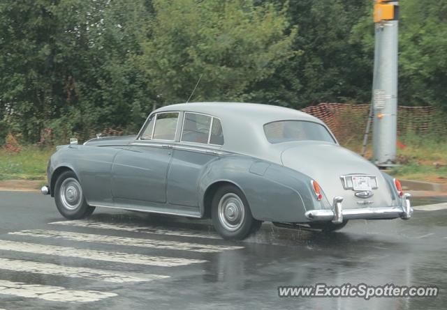 Bentley Continental spotted in Tysons Corner, Virginia