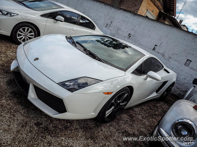 Lamborghini Gallardo spotted in Campos do Jordão, Brazil