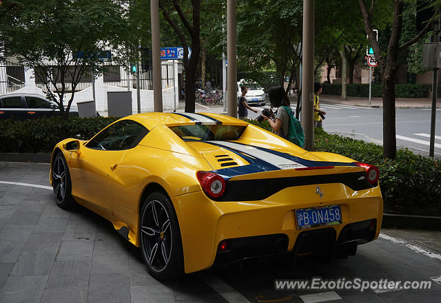 Ferrari 458 Italia spotted in Shanghai, China