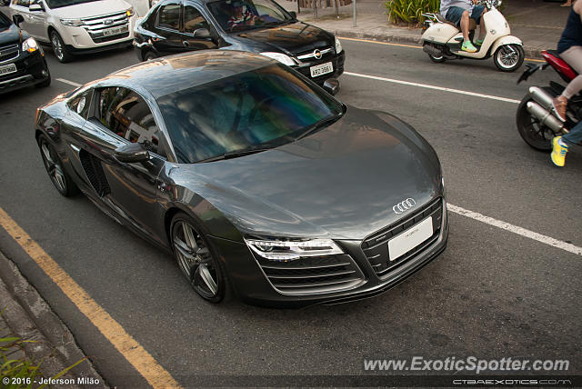 Audi R8 spotted in Curitiba, Brazil