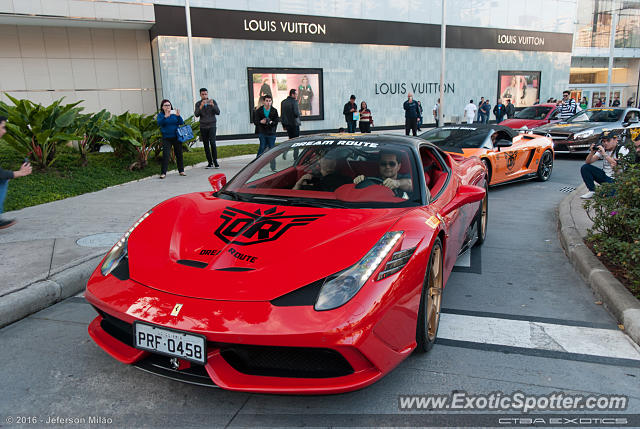 Ferrari 458 Italia spotted in Curitiba, Brazil