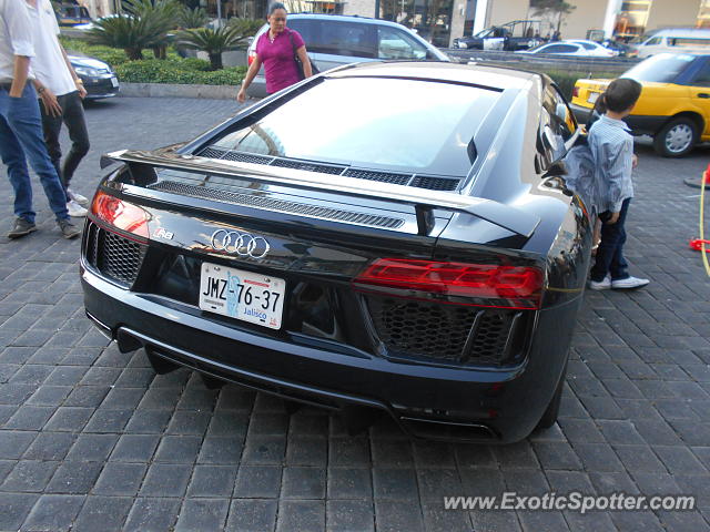 Audi R8 spotted in Guadalajara, Mexico