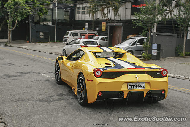 Ferrari 458 Italia spotted in São Paulo, Brazil