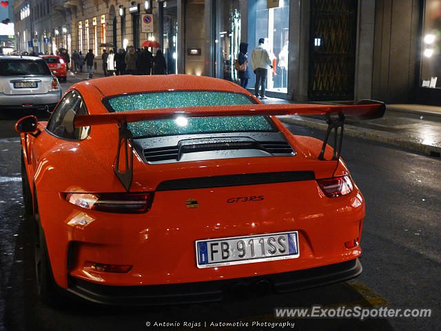 Porsche 911 GT3 spotted in Milan, Italy