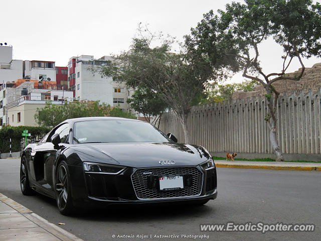 Audi R8 spotted in Lima, Peru