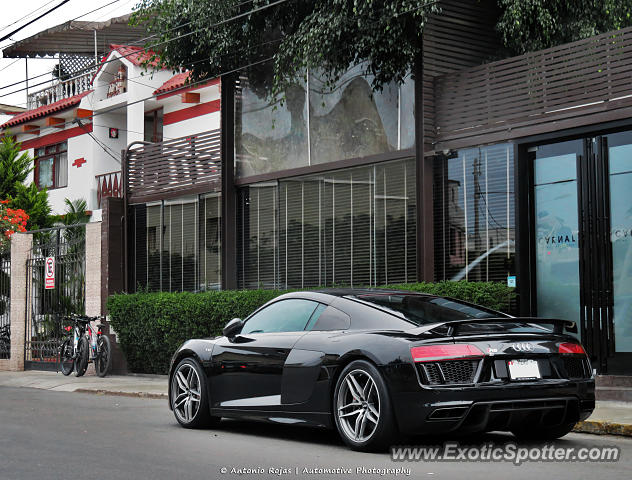 Audi R8 spotted in Lima, Peru