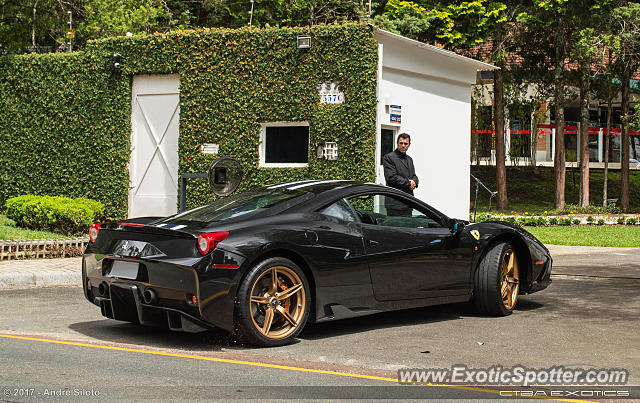 Ferrari 458 Italia spotted in Curitiba, PR, Brazil