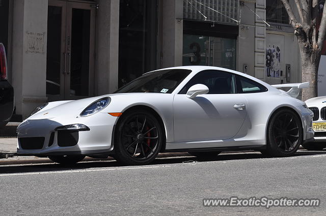 Porsche 911 GT3 spotted in Manhattan, New York