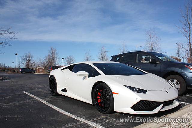 Lamborghini Huracan spotted in Northbrook, Illinois