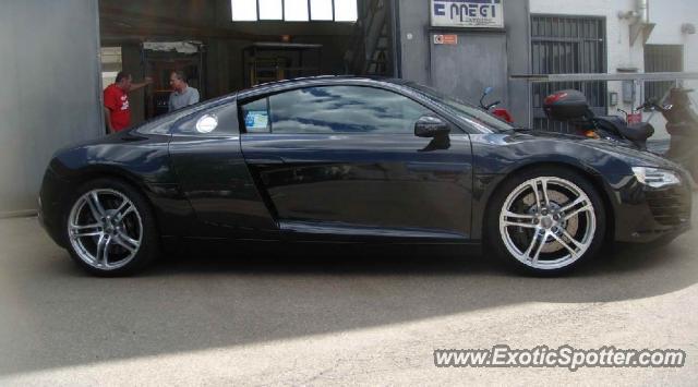 Audi R8 spotted in Milan, Italy