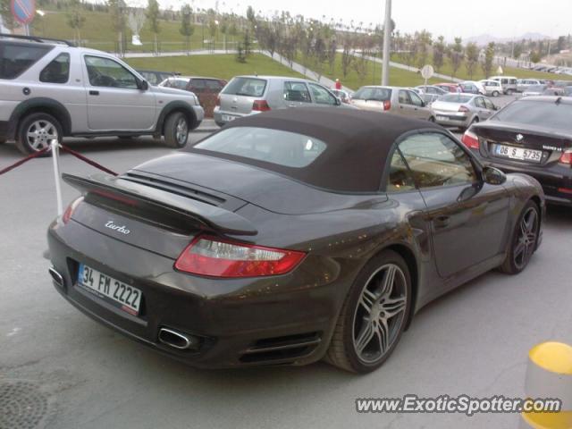 Porsche 911 Turbo spotted in Istanbul, Turkey