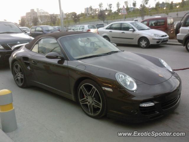 Porsche 911 Turbo spotted in Istanbul, Turkey