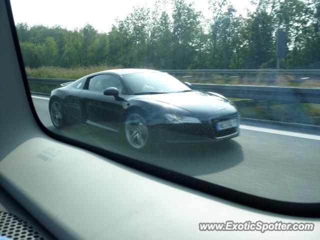 Audi R8 spotted in Autobahn, Germany