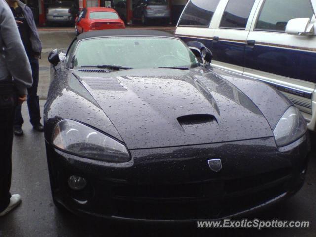 Dodge Viper spotted in Istanbul, Turkey