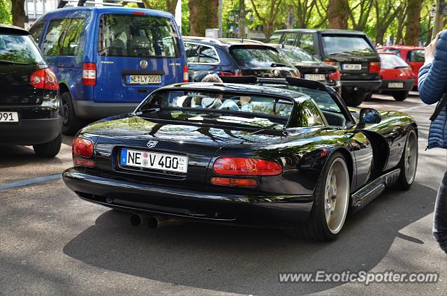 Dodge Viper spotted in Düsseldorf, Germany