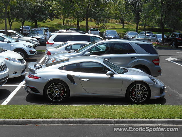 Porsche 911 Turbo spotted in Guadalajara, Mexico