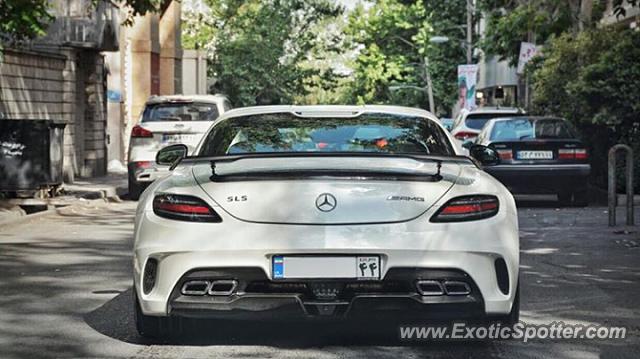 Mercedes SLS AMG spotted in Tehran, Iran