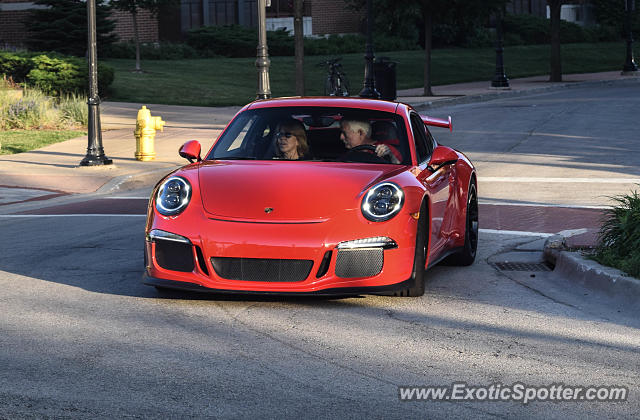 Porsche 911 GT3 spotted in Downers Grove, Illinois