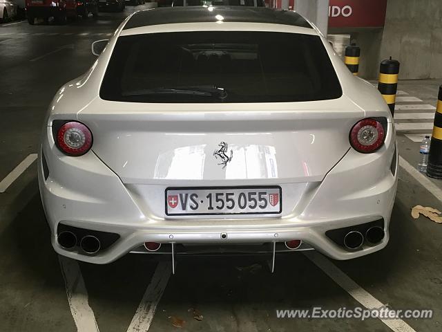 Ferrari FF spotted in Quarteira, Portugal