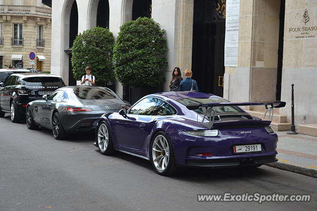 Porsche 911 GT3 spotted in Paris, France