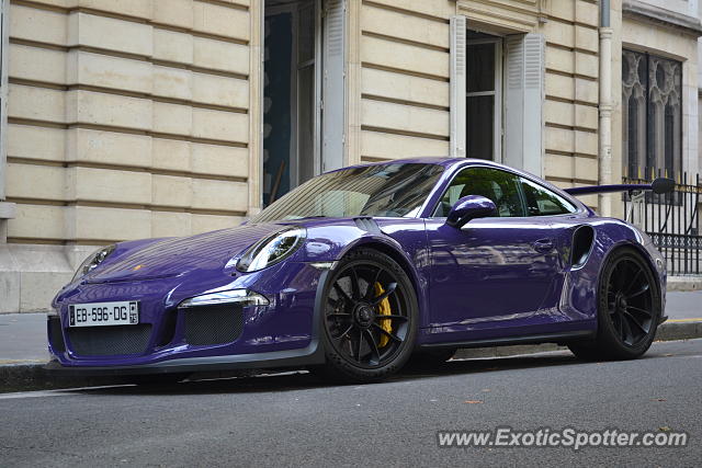 Porsche 911 GT3 spotted in Paris, France