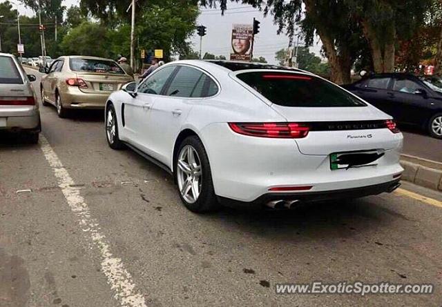 Porsche Cayman GT4 spotted in Lahore, Pakistan