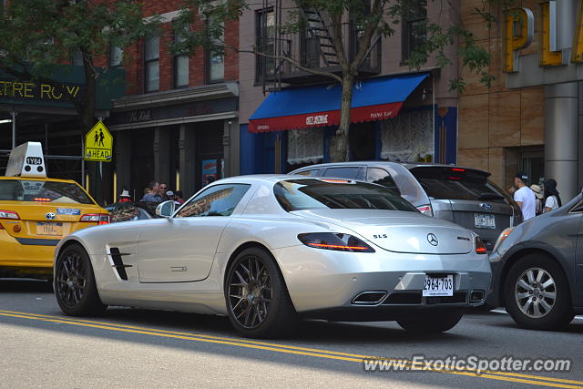 Mercedes SLS AMG spotted in Manhattan, New York