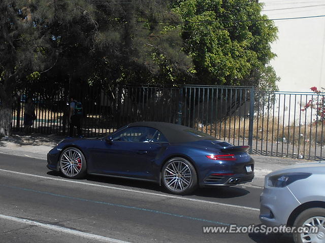 Porsche 911 Turbo spotted in Guadalajara, Mexico