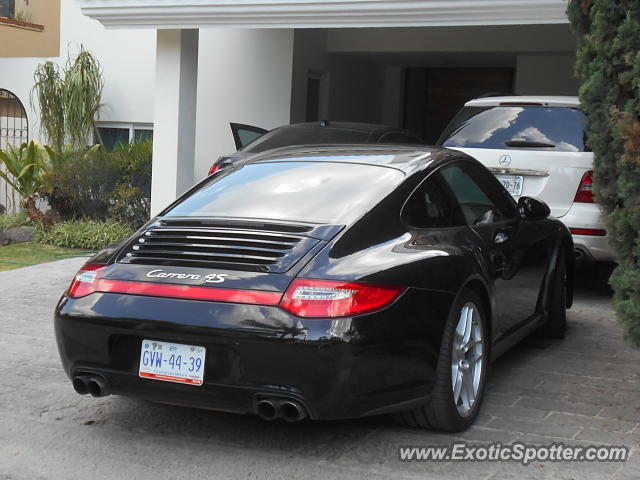 Porsche 911 spotted in Guadalajara, Mexico