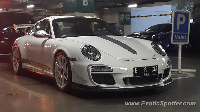 Porsche 911 GT3 spotted in Jakarta, Indonesia