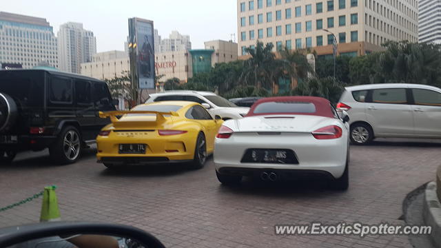 Porsche 911 GT3 spotted in Jakarta, Indonesia