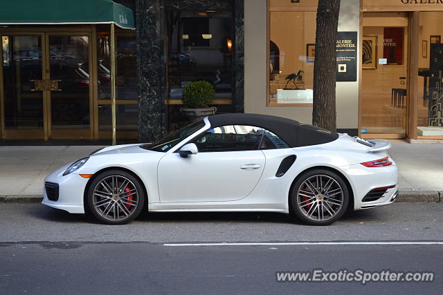 Porsche 911 Turbo spotted in Manhattan, New York